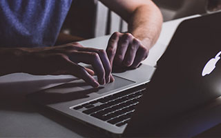 开云APP-GEN横扫RGE，Knight爆发神勇——电竞巅峰对决引爆热血青春