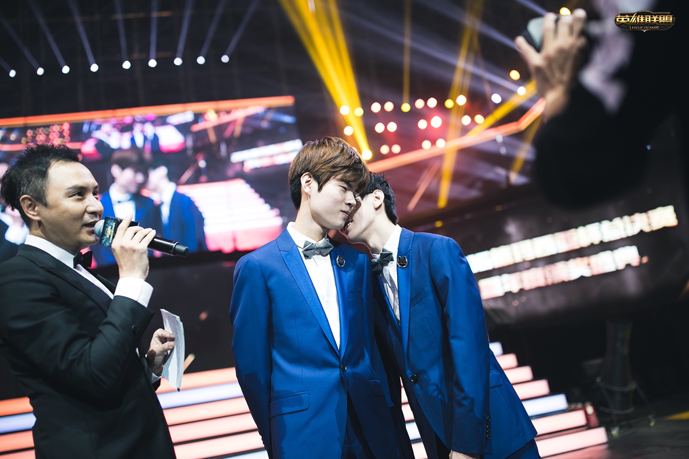 HKA横扫FLY,Deft单局斩获MVP宿命之战入围赛,成为赛场最大亮点的简单介绍 HKA横扫FLY,Deft单局斩获MVP宿命之战入围赛,成为赛场最大亮点的简单介绍